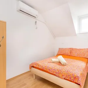 Apartment Bepina- 5 Mins From The Center, Split