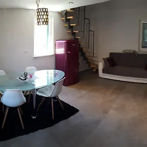 Apartment F&f, Split