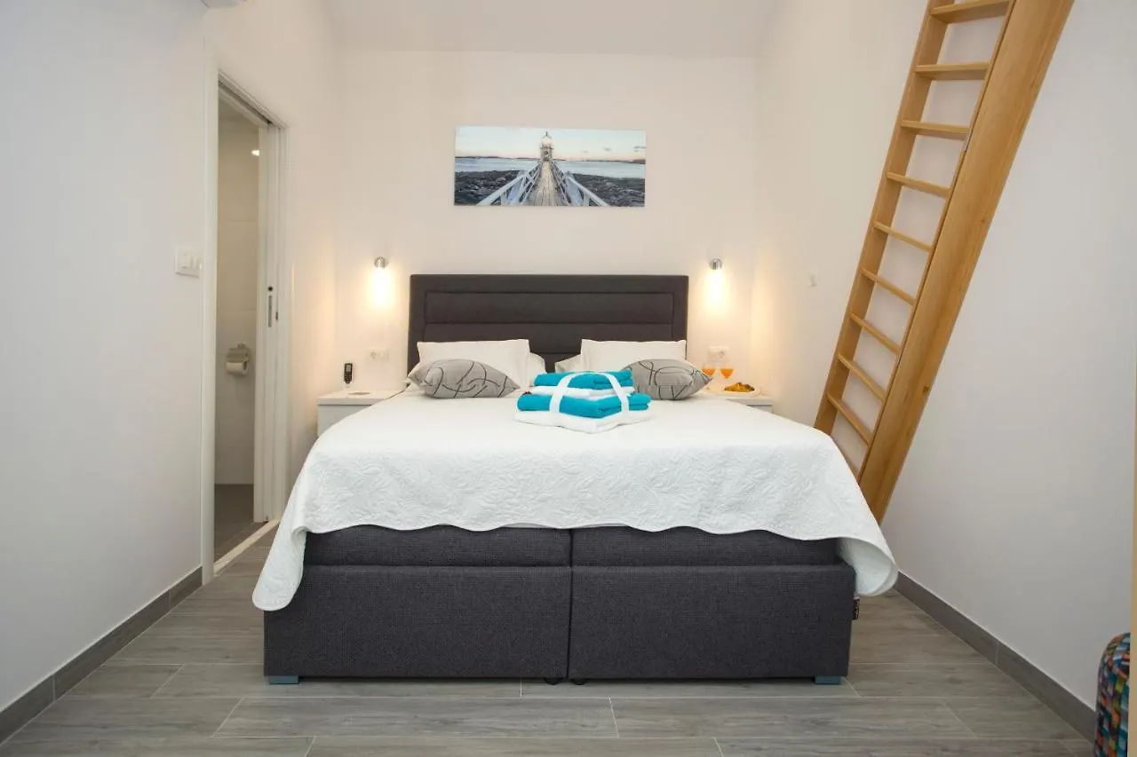 Central Old Town Rooms 1 Split Guest house